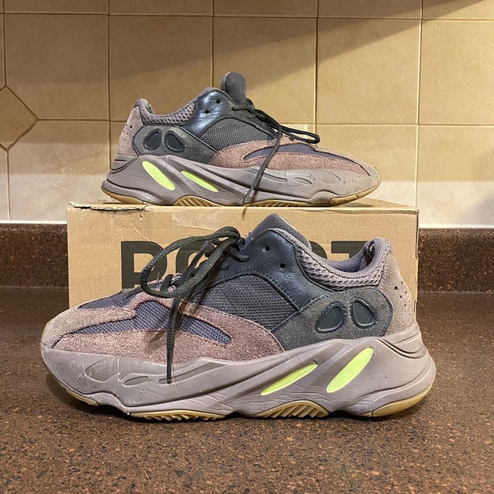 Yeezy Boost 700 Mauve